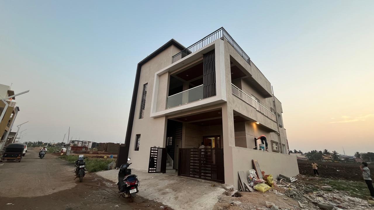 Best Architects in Hubli in Hubli Dharwad Karnataka - Stunning modern residential front elevation design.