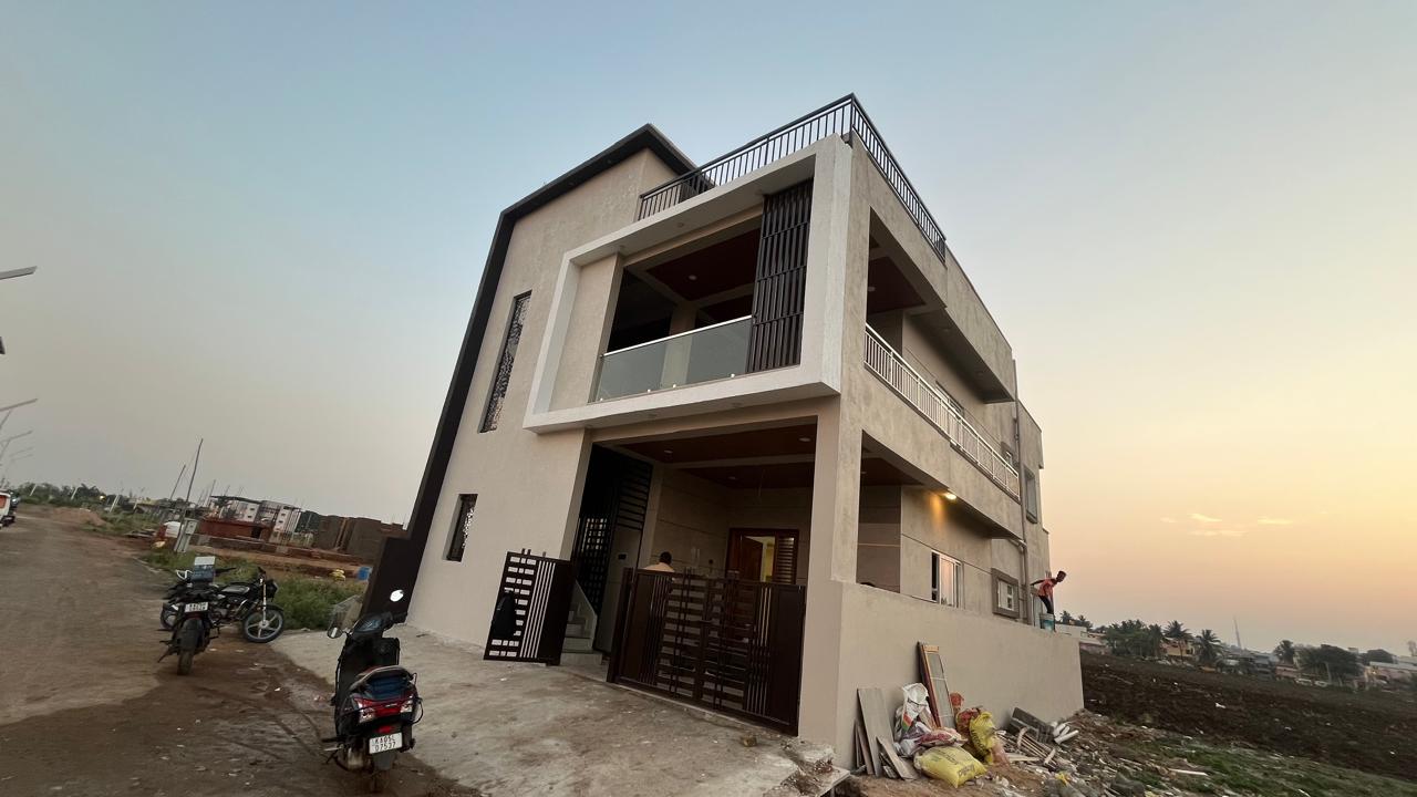 Commercial Building Builders in Hubli Dharwad Karnataka - Modern multi-story commercial complex in Hubli.