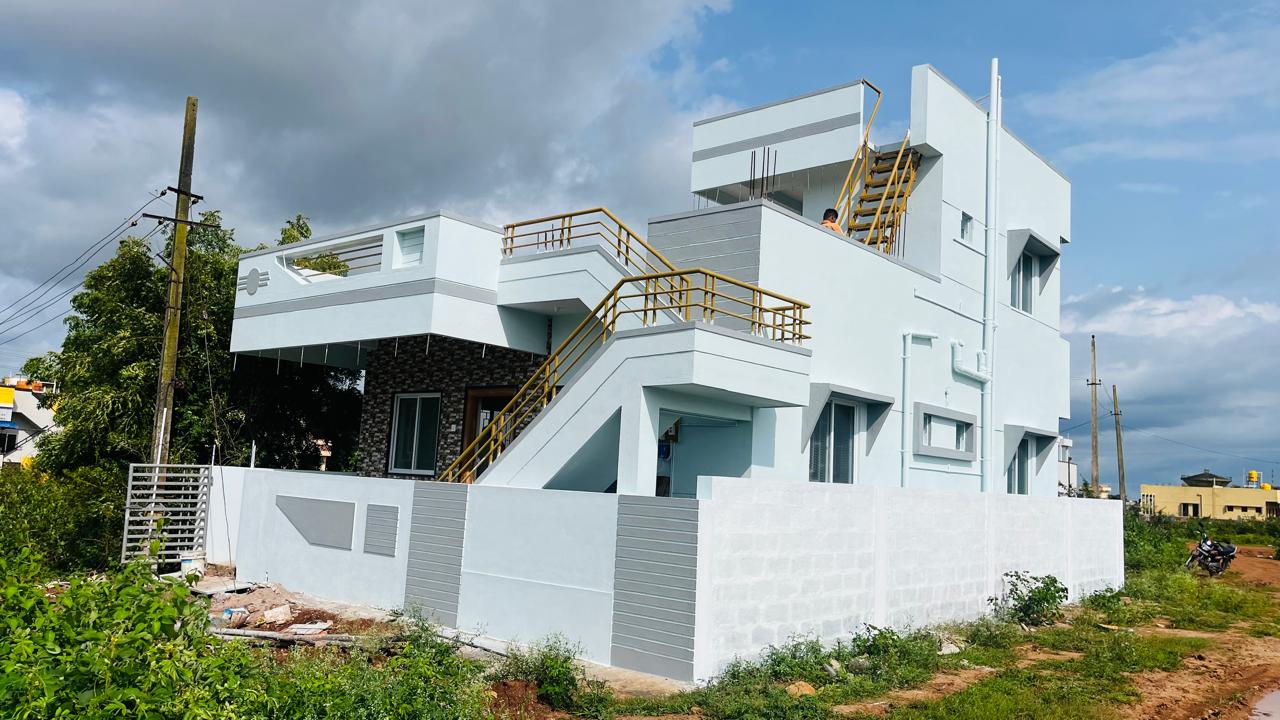 Roofing Contractors in Hubli Dharwad Karnataka - Industrial metal roofing sheets and steel truss installations.
